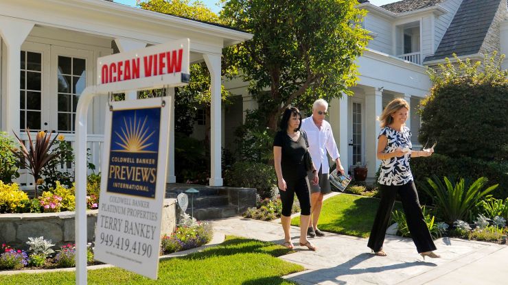 Mortgage demand falls again, despite lower interest rates