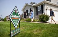 Mortgage demand from buyers jumps, just as interest rates spike